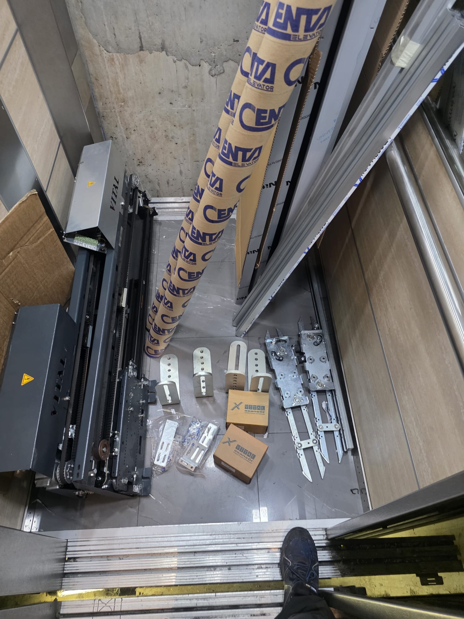Intervention sur une porte de cabine — Paris 13ᵉ, vue 3